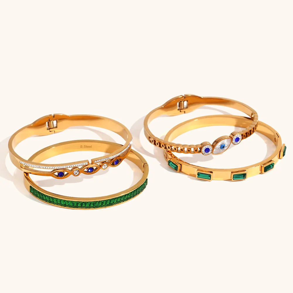 Elly Bangle