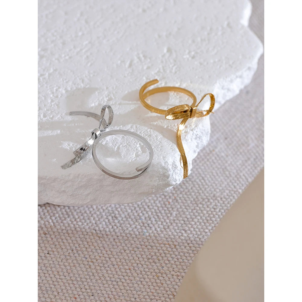 Loly Gold Ribbon Bow Ring