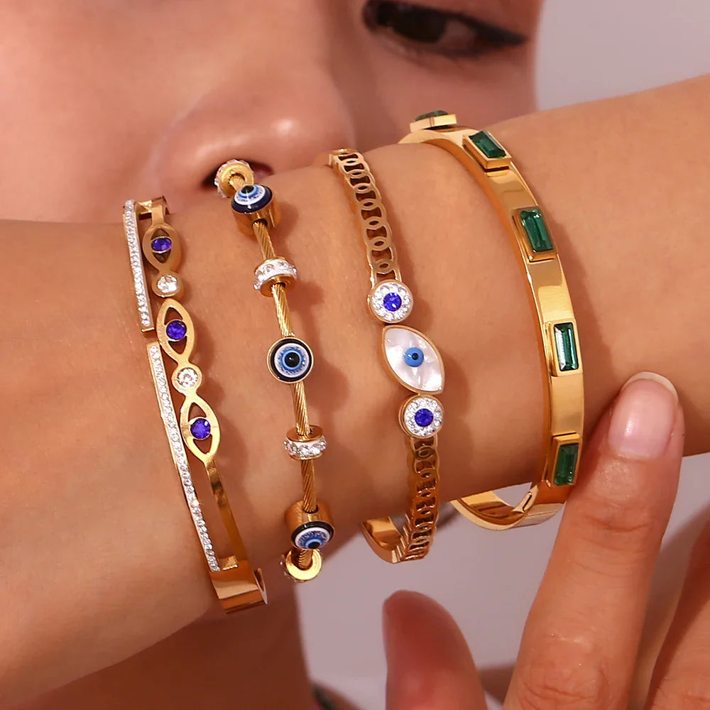 Elly Bangle