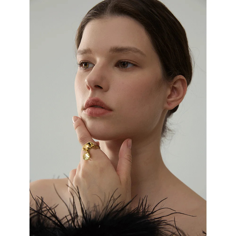 Lora Minimal Gold Ring