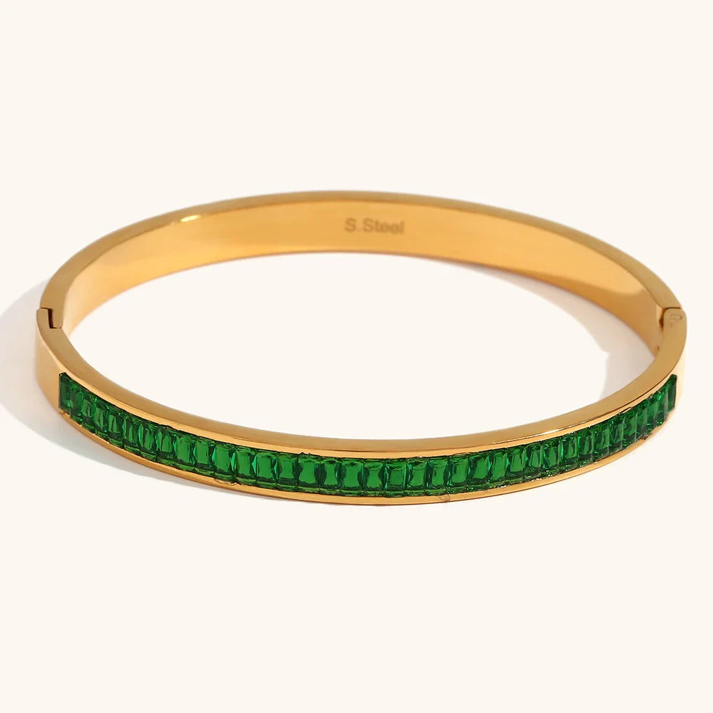 Elly Bangle