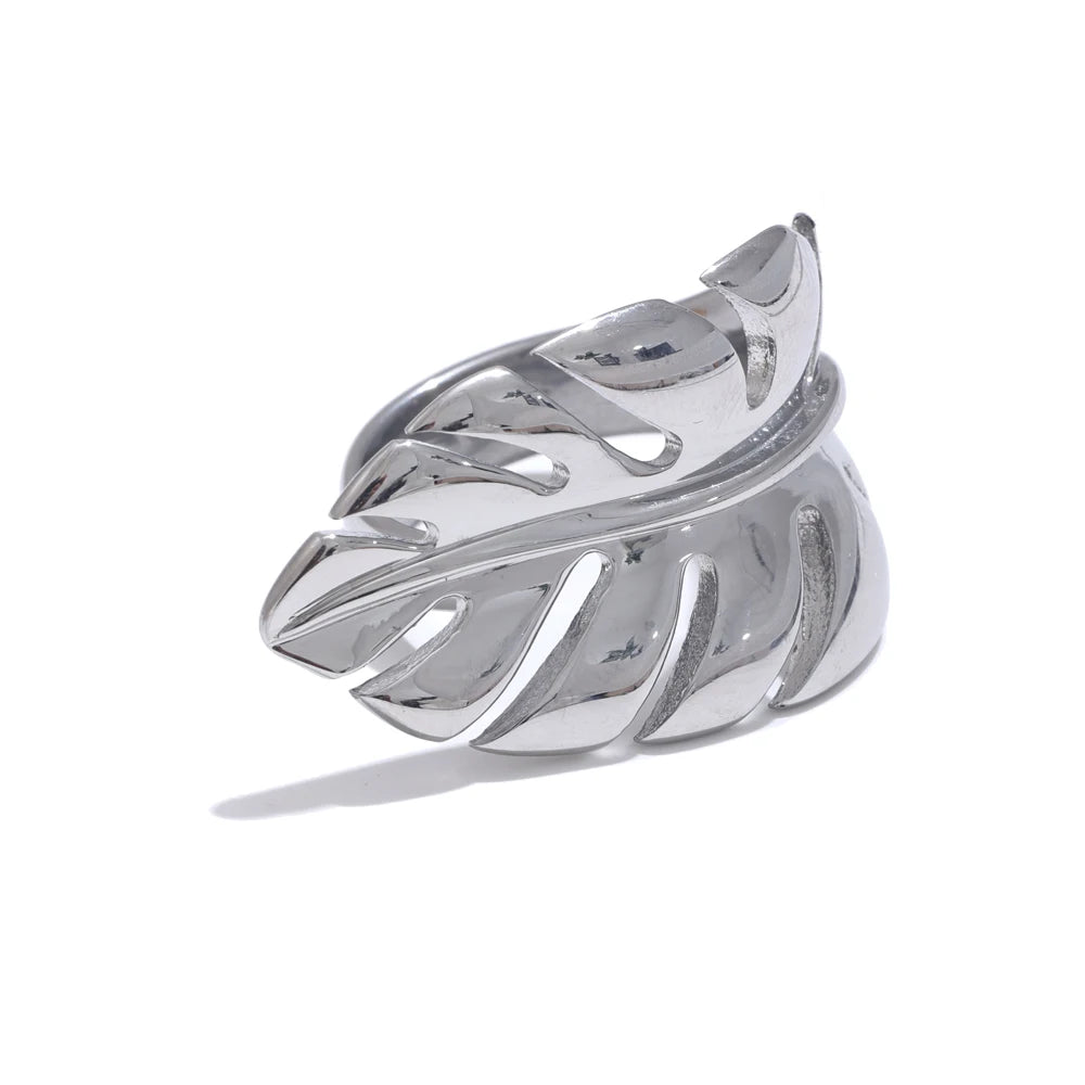 Nola Gold Sculpted Leaf Ring