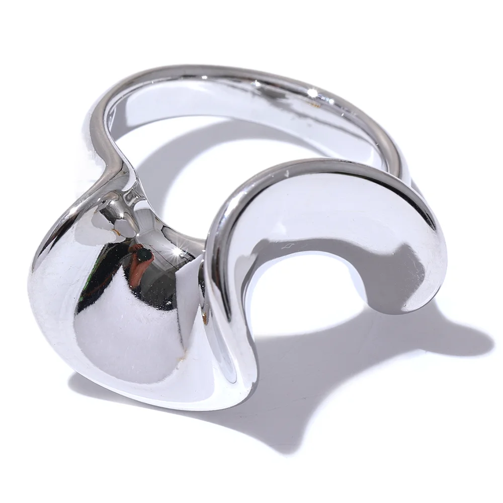 Lora Minimal Gold Ring
